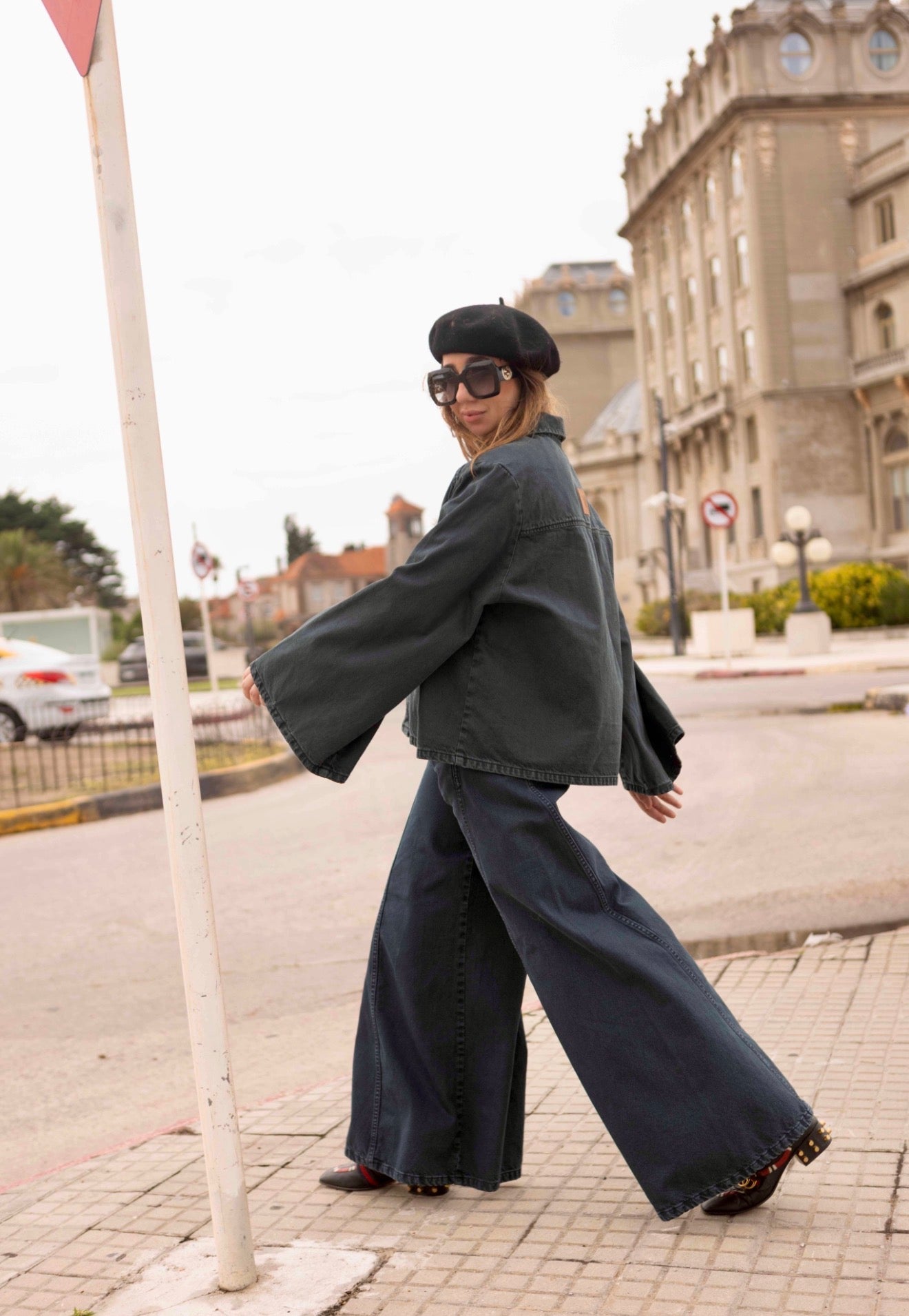 Jean Wide Over Alexia