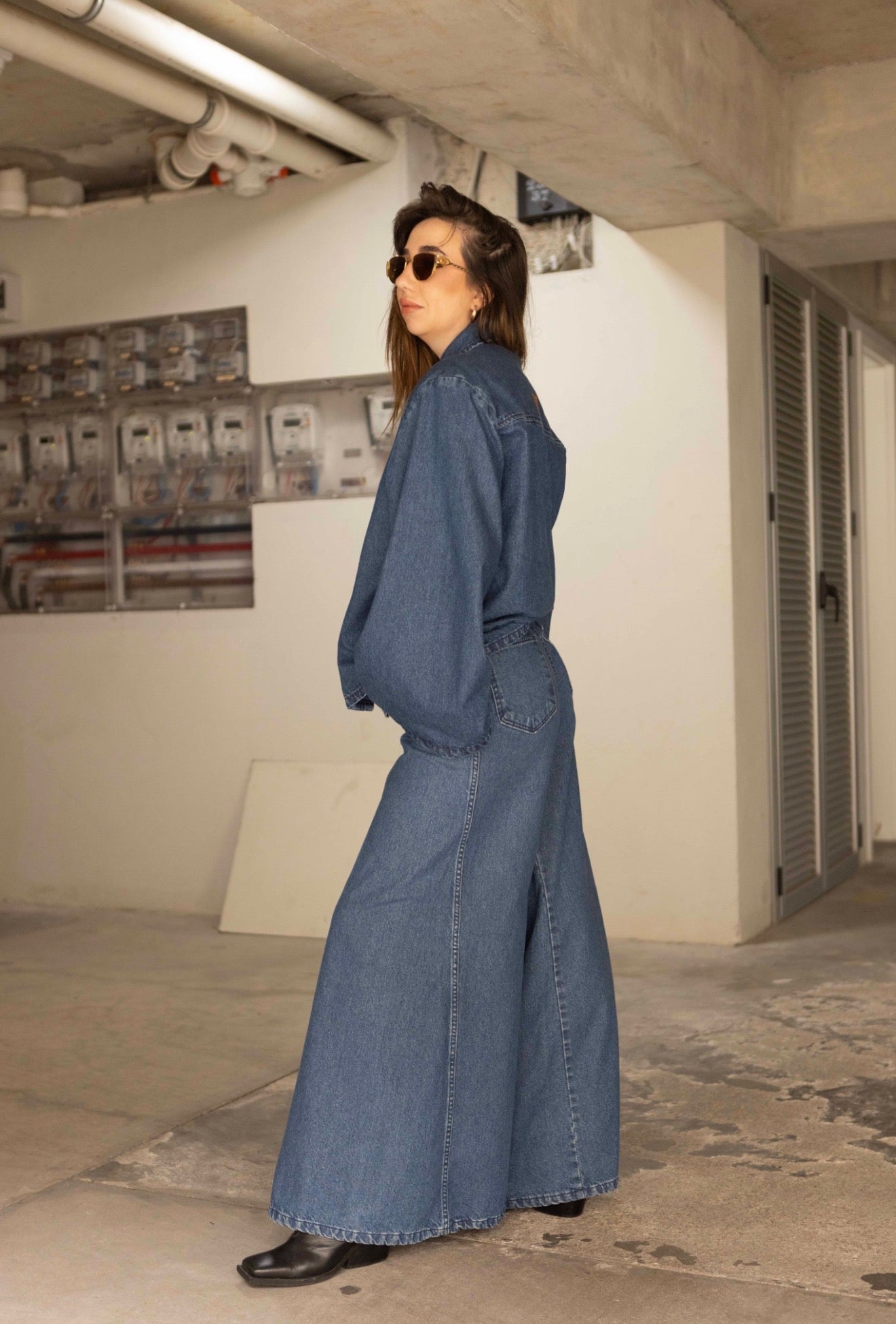 Jean Wide Over Alexia